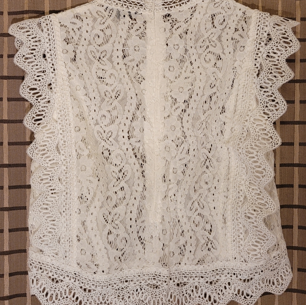 Lace top - Picture 2 of 3